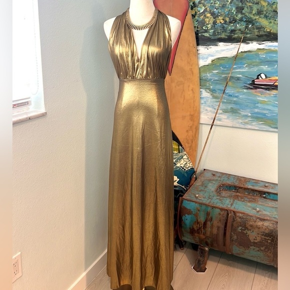 Metallic Gold,Sexy Infinity Dress, Lined,,EUC, SO Many Style Options,Size XS/S - Picture 5 of 12